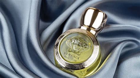 versace mais opções semelhantes|Perfume Versace: veja qual fragrância combina com você!.